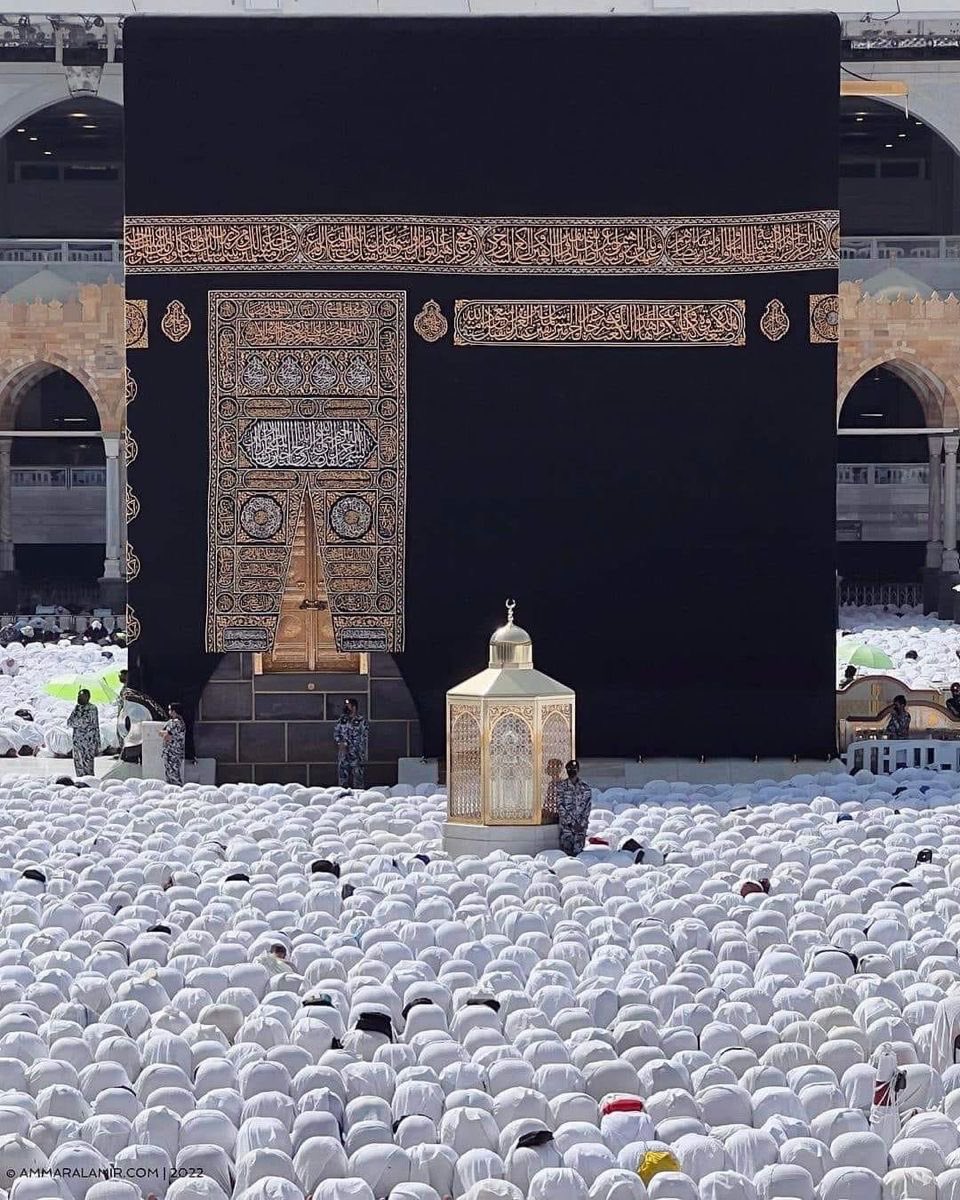 realYamaan1's tweet photo. May Allah turn every pain into peace, every tear into a smile, and every hardship into beautiful blessings for you. Ameen 🤲🏻 https://t.co/z9iMbN9T6Q