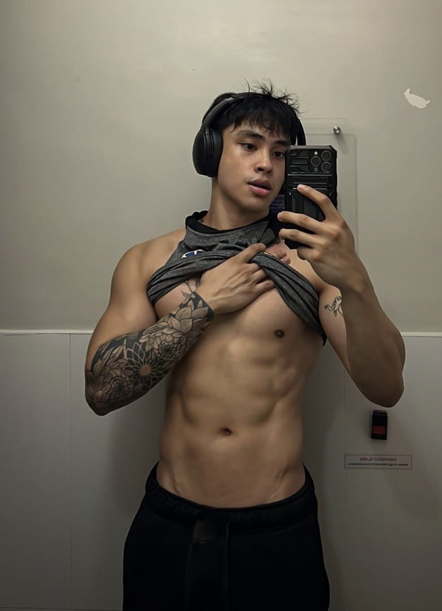 peteerpepper's tweet photo. PAPA PAULO HOT AFFFF 🥵🔥 https://t.co/fDM1y1XMjb