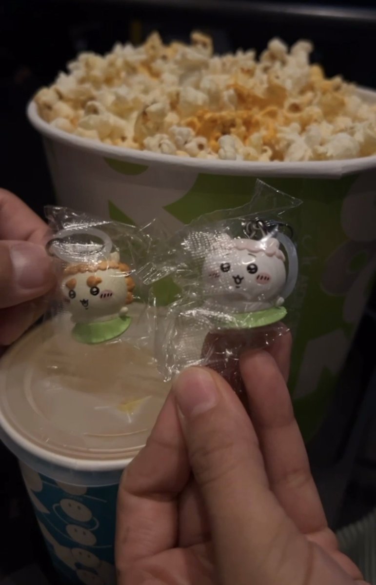 Ryuta_Travel's tweet photo. ちいかわの映画見てきました！
前情報何も無しで行きました。
ちいさくてかわいい生き物による、残酷で悲惨な物語だった…

いや、可愛かったし、面白かったけど！
くりまんじゅうとシーサーがこの映画で一番の幸せ者だったかな https://t.co/mHaFdyBXjl
