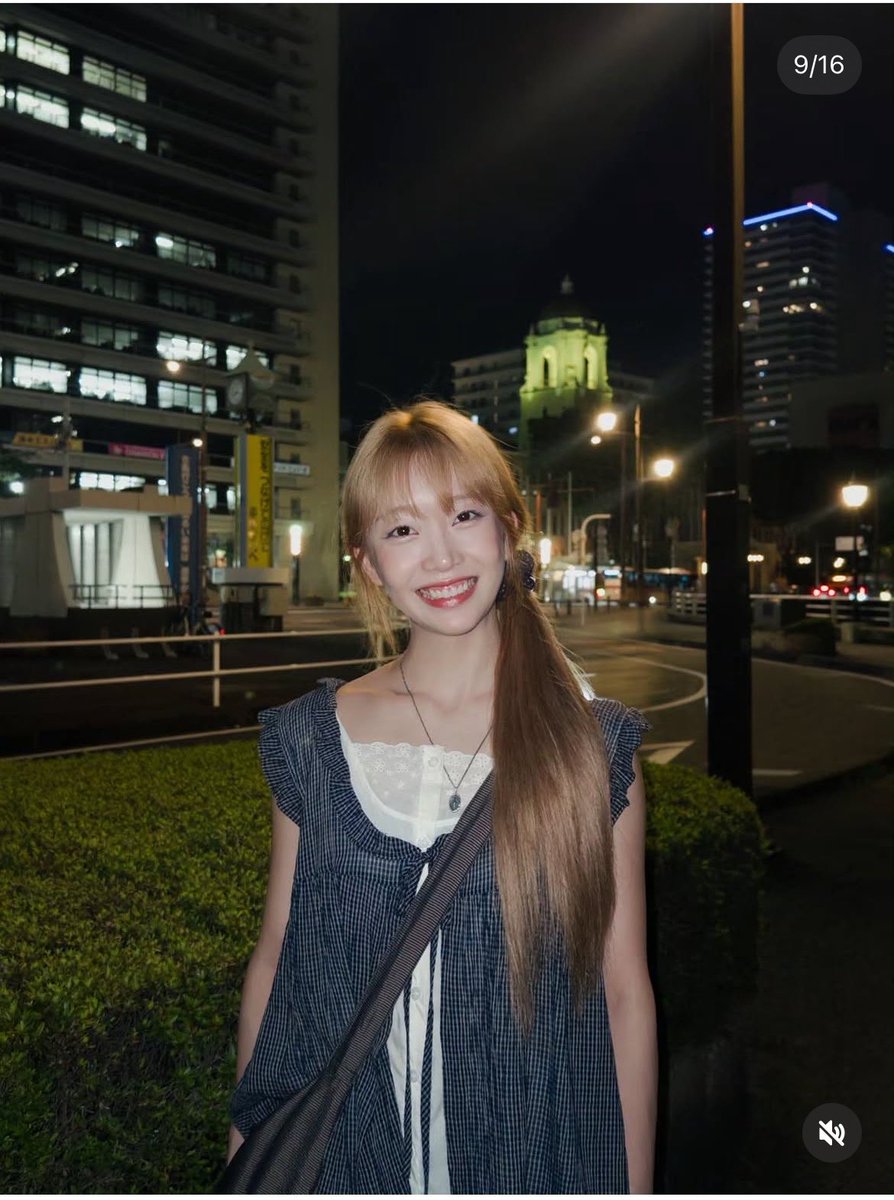 i41no's tweet photo. 久々にルッキズマーになる前の元推し見てたら歯並びも歯の白さも発光しすぎてて静かに泣いた、あと鼻筋が本当にこれになりたい https://t.co/fIEjBqJrtZ