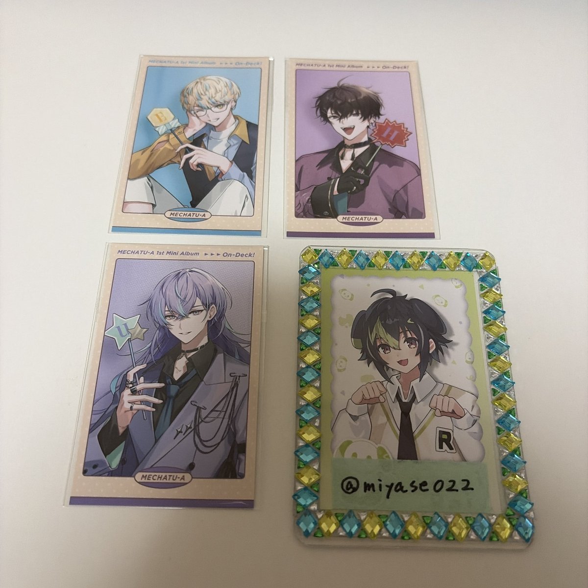 miyase022's tweet photo. 【交換】にじさんじ MECHATU-A On-Deck!  ランダムフォトカード

譲→画像1枚目

求→画像2枚目

郵送での交換のみ
また、トークイベントのシリアルコードも1枚お譲りできますのでお気軽にお声掛けください！ https://t.co/caSaJs7gRd