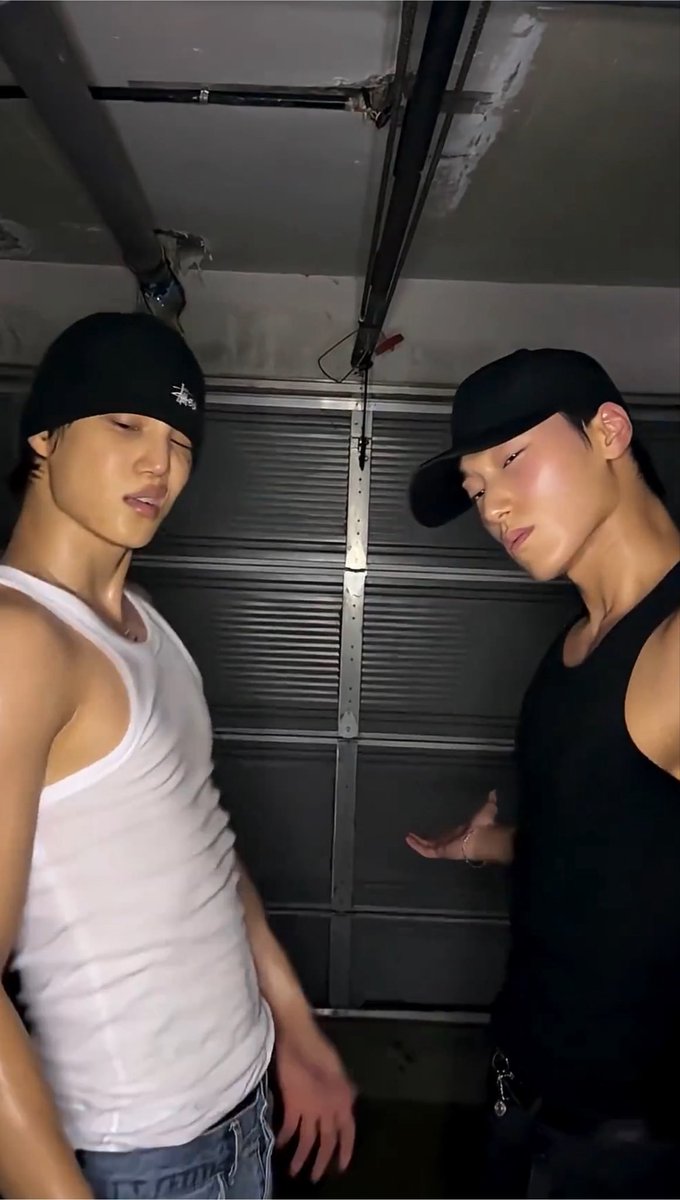 Kindinzin's tweet photo. Obrigada pelo almoço San e Jeongin 🛐 https://t.co/YuklfHKTNE