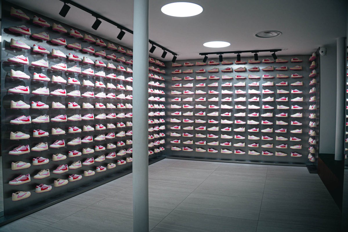 SwaveKiqs's tweet photo. RESTOCK !!🕺

La Shy Pink et la Tropical Pink sont de retour en stock du 35,5 au 48,5 à partir de 439€💖🍦

Régalez-vous 👇

https://t.co/YCrKp5GYuI https://t.co/Pj8sSlfWYV