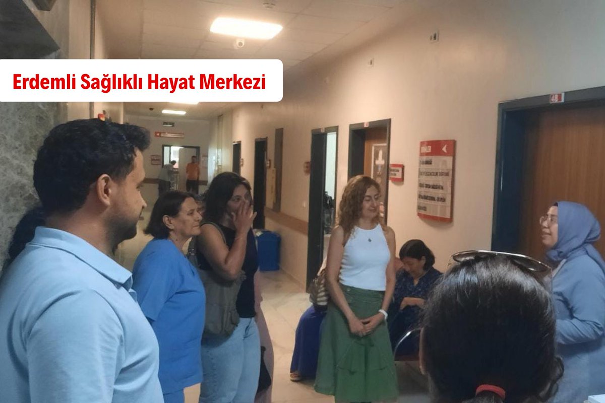 mersin_ism's tweet photo. İl Sağlık Müdürlüğümüz tarafından, birinci basamak sağlık hizmetlerini güçlendirmek ve Aile Sağlığı Merkezleri (ASM) ile Sağlıklı Hayat Merkezleri (SHM) arasındaki koordinasyonu artırmak amacıyla "ASM - SHM Buluşmaları" yapıldı.

Sağlık Bakanlığı’nın "Koruyan, Geliştiren ve Üreten Sağlık Modeli" doğrultusunda yapılan buluşmalarda; aile hekimleri, aile sağlığı çalışanları ve SHM çalışanları bir araya geldi.

Yapılan programlar kapsamında; beslenme ve diyetetik, psiko-sosyal destek, fizyoterapi, çocuk gelişimi ve bağımlılıkla mücadele gibi SHM hizmetlerinin tanıtımı yapılıp, kurumlar arası bilgi ve tecrübe paylaşımı sağlandı.

Vatandaşlarımız, Aile Hekimlerinin yönlendirmesiyle Sağlıklı Hayat Merkezlerimizin sunduğu ücretsiz koruyucu sağlık hizmetlerinden faydalanabilirler.