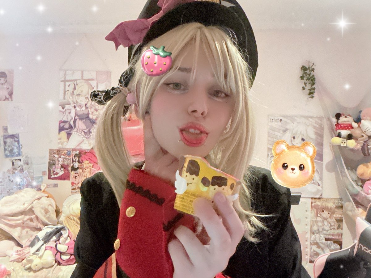 strawberrieloli's tweet photo. haii senseiii!!! ~ ibuki gots a special puddin for chu >3< they are lil choccy puddis (๑╹ω╹๑ ) will you try some? :3

#bluearchive #ibukitanga #bluearchivecosplay #cosplay #gacha #cosplay #cosplayer #cosplaygirl https://t.co/RiRNpTR3Kh
