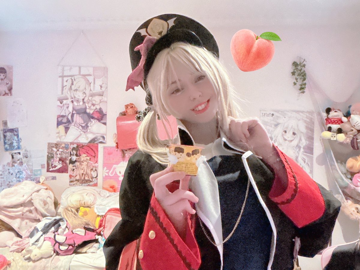 strawberrieloli's tweet photo. haii senseiii!!! ~ ibuki gots a special puddin for chu >3< they are lil choccy puddis (๑╹ω╹๑ ) will you try some? :3

#bluearchive #ibukitanga #bluearchivecosplay #cosplay #gacha #cosplay #cosplayer #cosplaygirl https://t.co/RiRNpTR3Kh