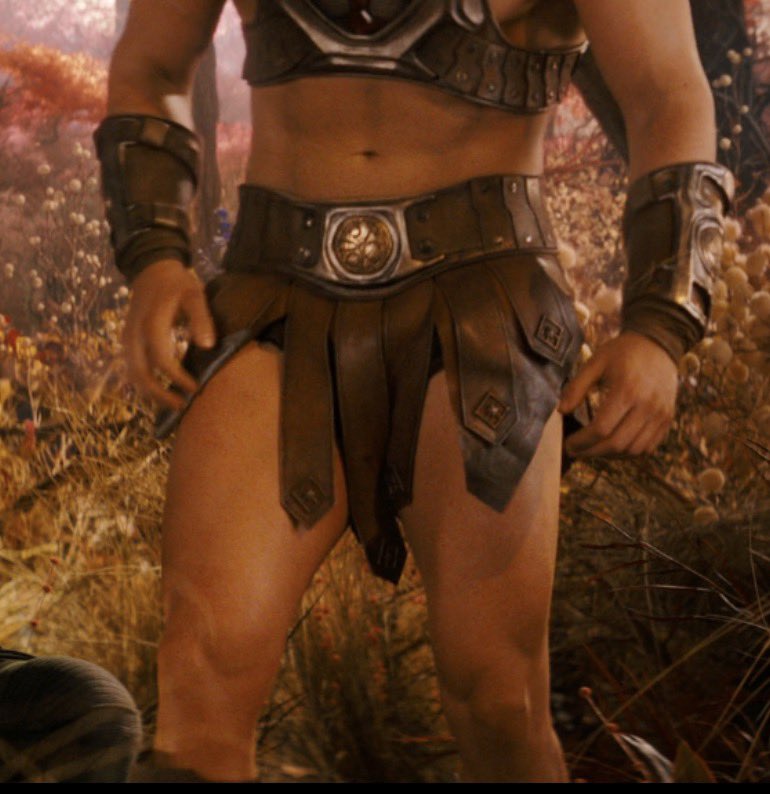 laintislhea's tweet photo. Big Long sword dangling between your glorious thighs or something https://t.co/RohVGfOc6c