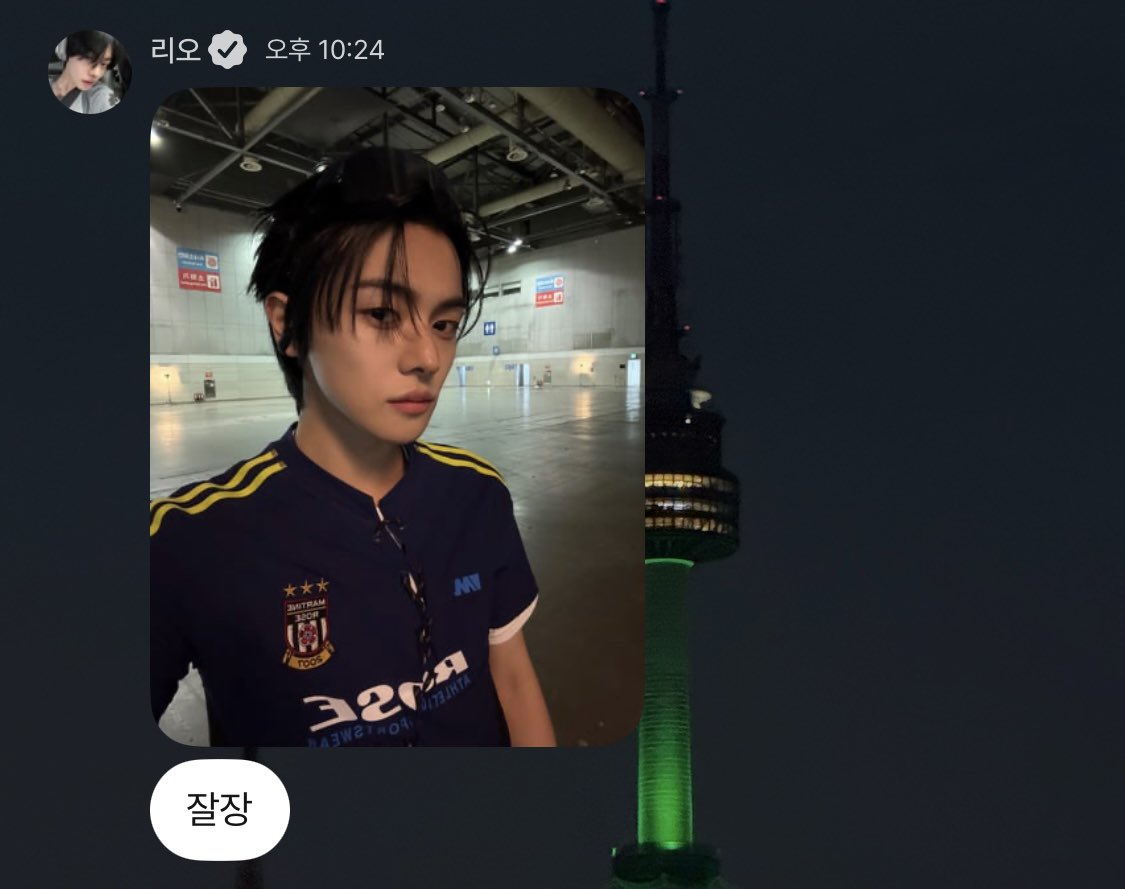 poooomu2's tweet photo. 우리보고 잘자라해놓고
연하 라방 보러 후다닥 달려간 거
팔불출 남편 아니면 뭔데 https://t.co/QbCHw7Dj0i