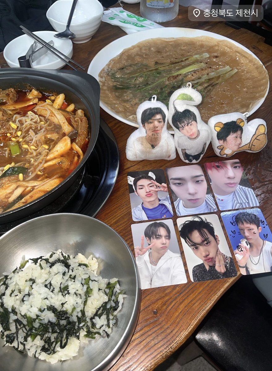 zlotool's tweet photo. 작년이맘때쯤    제천에있을거다있었는데
ㄷㄱㄷㄱ,너만없더라................ https://t.co/yQXbfB46Al