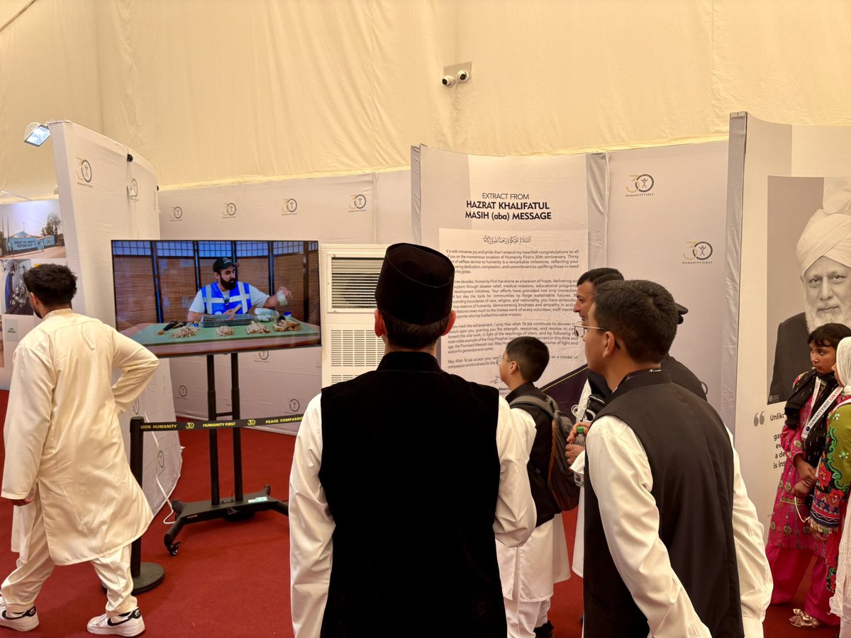 HumanityFirstSE's tweet photo. Missa inte @HFI1995:s utställning på #JalsaUK! Kom och upptäck omfattningen av vårt humanitära arbete på sex kontinenter. 🌍 https://t.co/YArO0MrF2R
