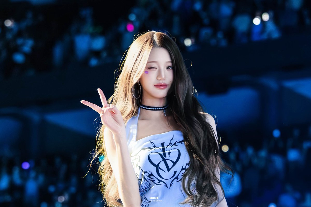 ANJIji_o8's tweet photo. 260723 Montreal 

😉✌🏻

#IVE #아이브 #장원영 #JANGWONYOUNG 
#SHOW_WHAT_I_AM https://t.co/6jAEQiNjj0
