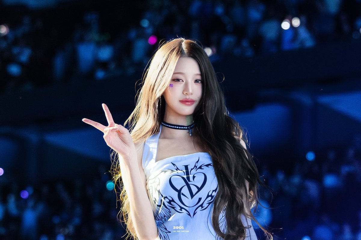 ANJIji_o8's tweet photo. 260723 Montreal 

😉✌🏻

#IVE #아이브 #장원영 #JANGWONYOUNG 
#SHOW_WHAT_I_AM https://t.co/6jAEQiNjj0