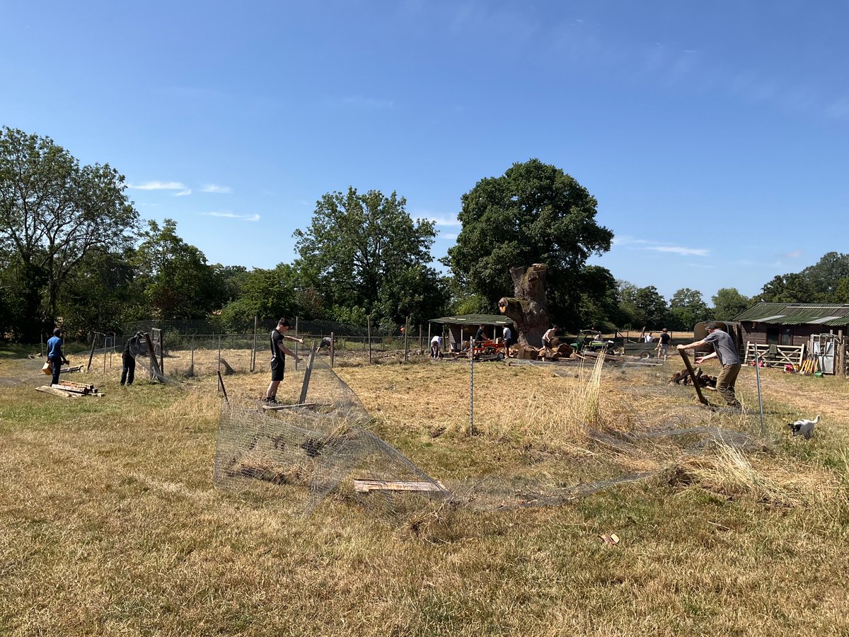PCG_News's tweet photo. About 40 Edstone congregation members chipped in for a work party and enjoyed a barbecue after, which included a paddling pool for the kids. (Photos: Lauren Howard) https://t.co/JC5eiHlUHh