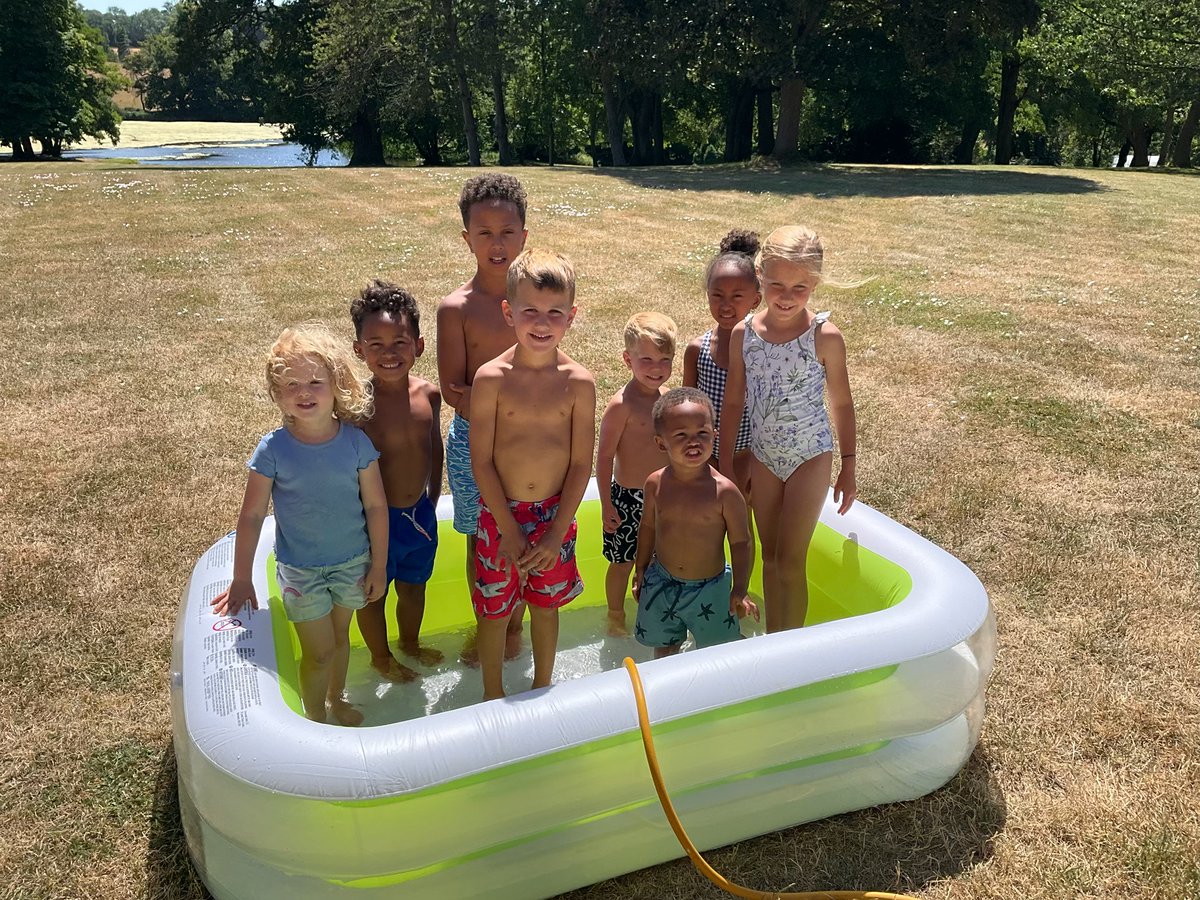 PCG_News's tweet photo. About 40 Edstone congregation members chipped in for a work party and enjoyed a barbecue after, which included a paddling pool for the kids. (Photos: Lauren Howard) https://t.co/JC5eiHlUHh