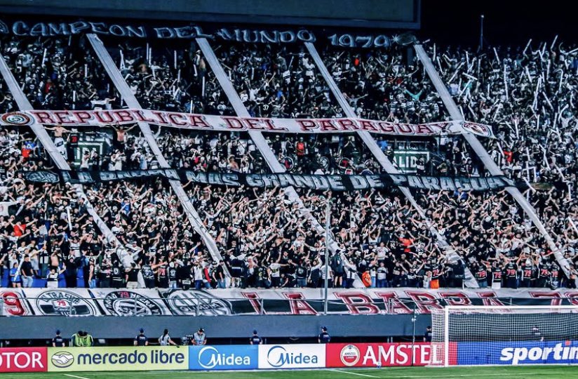 DEcANOPY_'s tweet photo. LA BARRA 79 presente alentando a la O. https://t.co/SGgDuEImg8