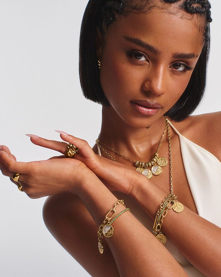 ComplexCut's tweet photo. The #Tyla #APop discourse exposes the intersectional culturalism people have because what do you mean it doesn't sound  African?! What is African music to you? Circle of Life-Lion King music? Wakanda Forever music?! The amapiano here is inspired by early 2000s music. https://t.co/mmgXS18kV7