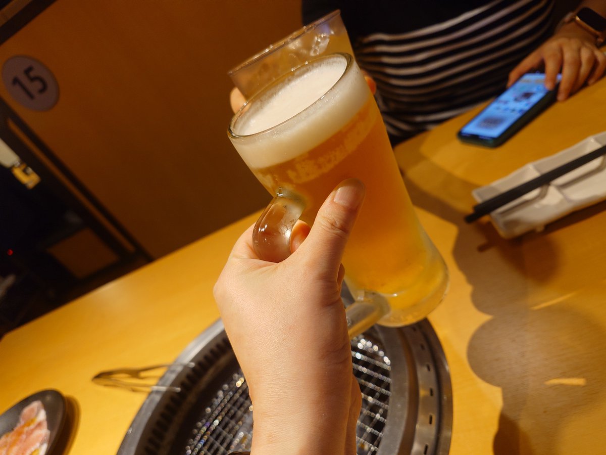 mo_no96's tweet photo. 肉行ってきた。
しかし、2杯目のハイボールのウイスキーが濃すぎて酔ったので、普段の飲み放題より全然飲めなかった。
生中、ハイボール、生中、梅酒サワー
もう少し飲めたのに悔しすぎる！！
肉は美味しかった！！ https://t.co/JxDL9wykhp