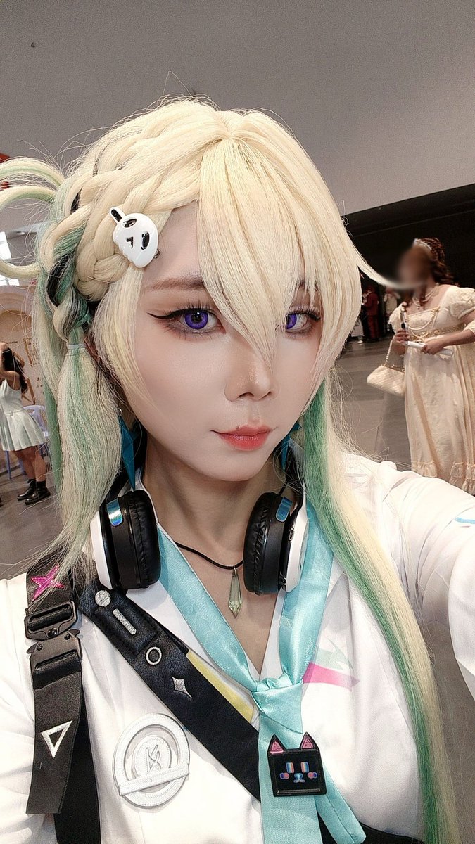 Origamiyuzi's tweet photo. 油脸琳奈，漫展下午三点把空调关了🖕
#鸣潮 
#琳奈 https://t.co/uKP3f6HjxL