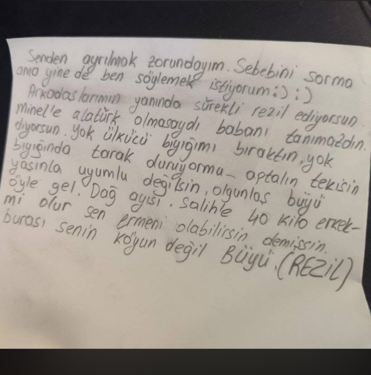peteerr0's tweet photo. yeğenime (14) gelen ayrılık mesajı https://t.co/mDCnSZ9bNK