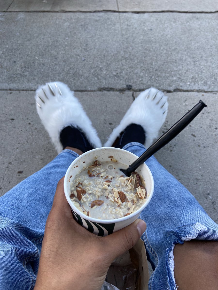 veganmex's tweet photo. Oh Im locking in! #charlixcx https://t.co/6cBX5XlHOU