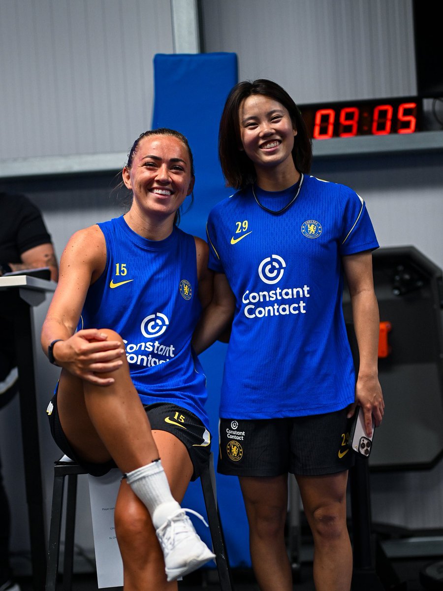 cabin0147's tweet photo. New signing 

@ChelseaFCW https://t.co/xpSdoHTvBM