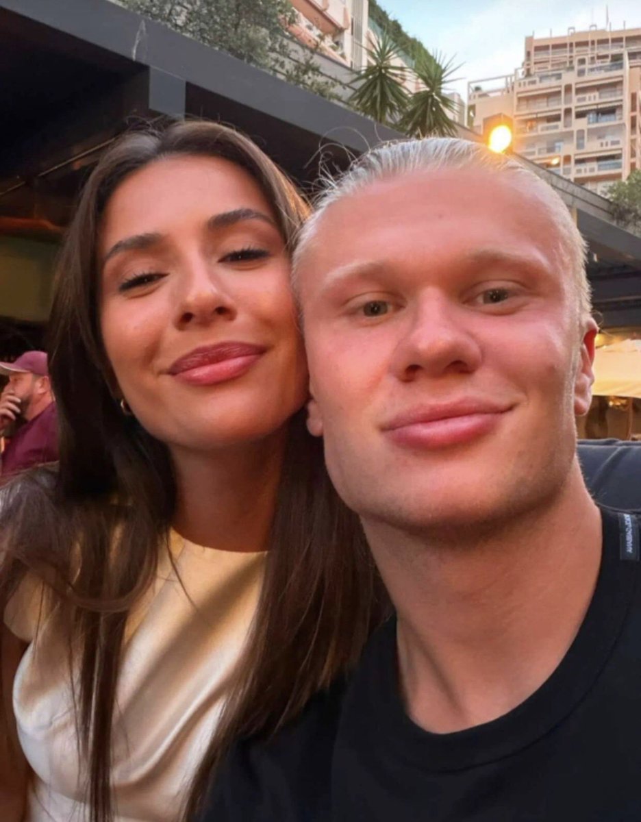 liz tweet media