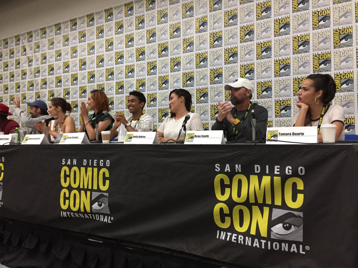 WynonnaEarpPod's tweet photo. I hope you all enjoyed the trip down SDCC memory lane over the past few days! 

All of the #WynonnaEarp season renewal announcements happened at SDCC panels. I feel VERY blessed to have been there for each of those. Nothing like being with hundreds of Earpers when it happened! ❤️ https://t.co/tpP0SsI9d9