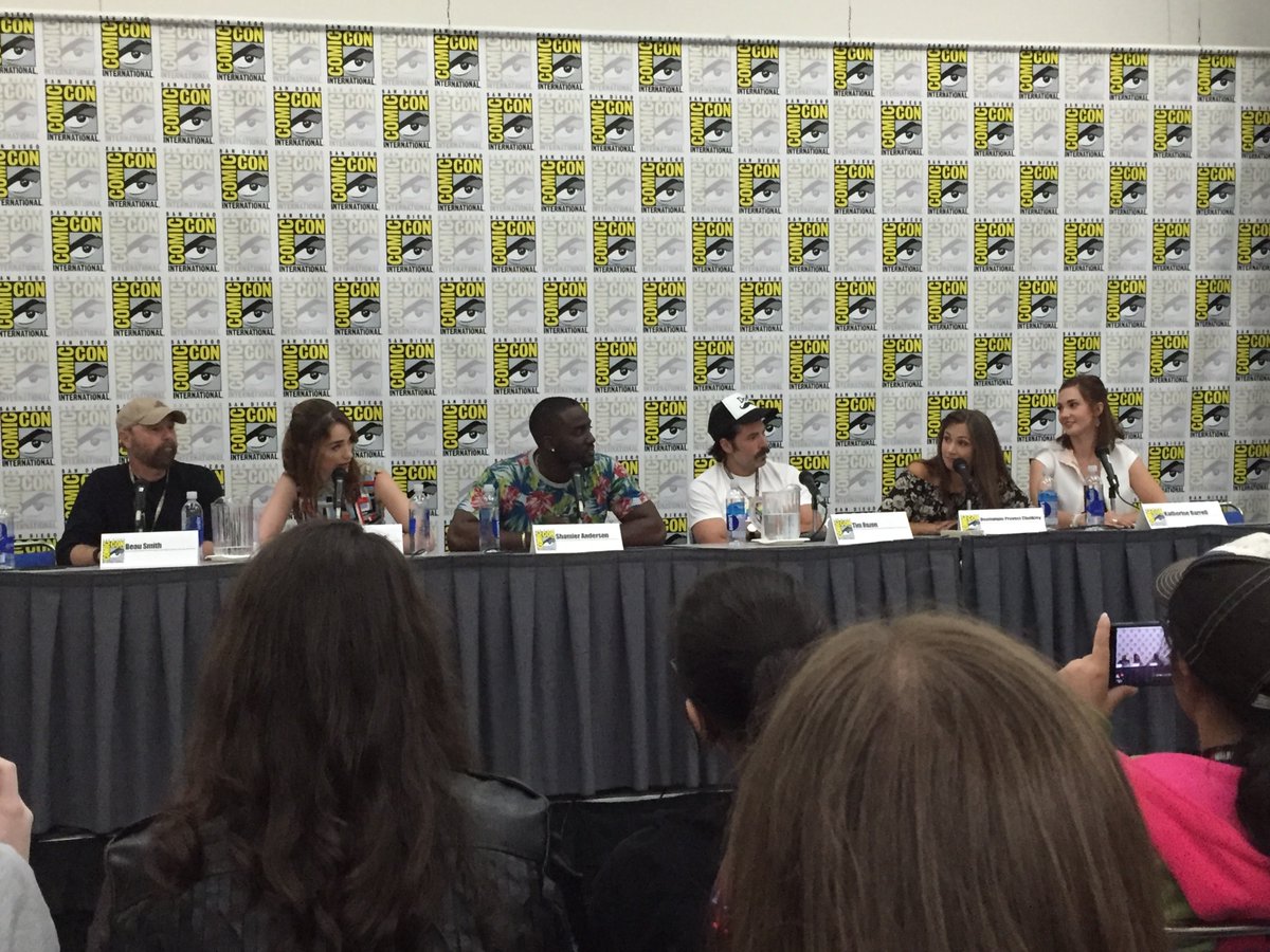 WynonnaEarpPod's tweet photo. I hope you all enjoyed the trip down SDCC memory lane over the past few days! 

All of the #WynonnaEarp season renewal announcements happened at SDCC panels. I feel VERY blessed to have been there for each of those. Nothing like being with hundreds of Earpers when it happened! ❤️ https://t.co/tpP0SsI9d9