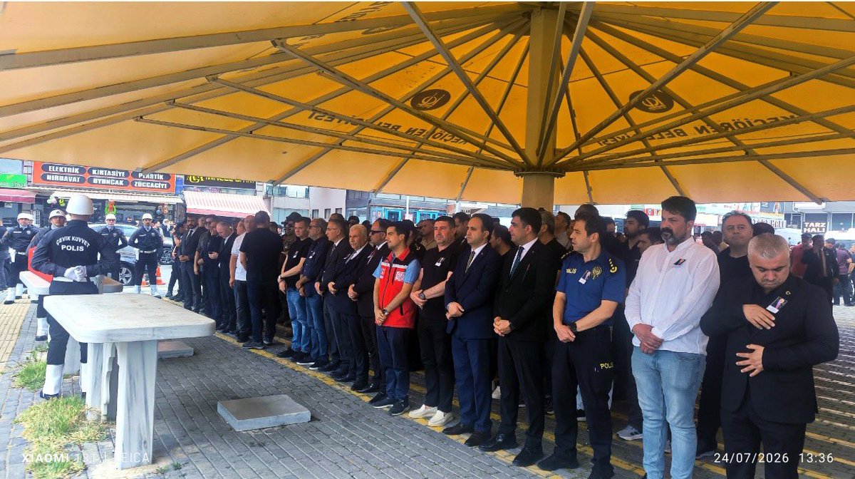 SosyalSagl's tweet photo. Şırnak İl Emniyet Müdürümüz Volkan SAZAK’ın babası, Kıbrıs Gazisi Emekli Polis Memuru Erol SAZAK’ın cenazesi Keçiören Merkez Camii'nde kılınan cenaze namazının ardından Bağlum Mezarlığında defnedilmiştir.
Merhuma Allah’tan rahmet, ailesine ve Teşkilatımıza başsağlığı diliyoruz. https://t.co/i0uT1HD5hW