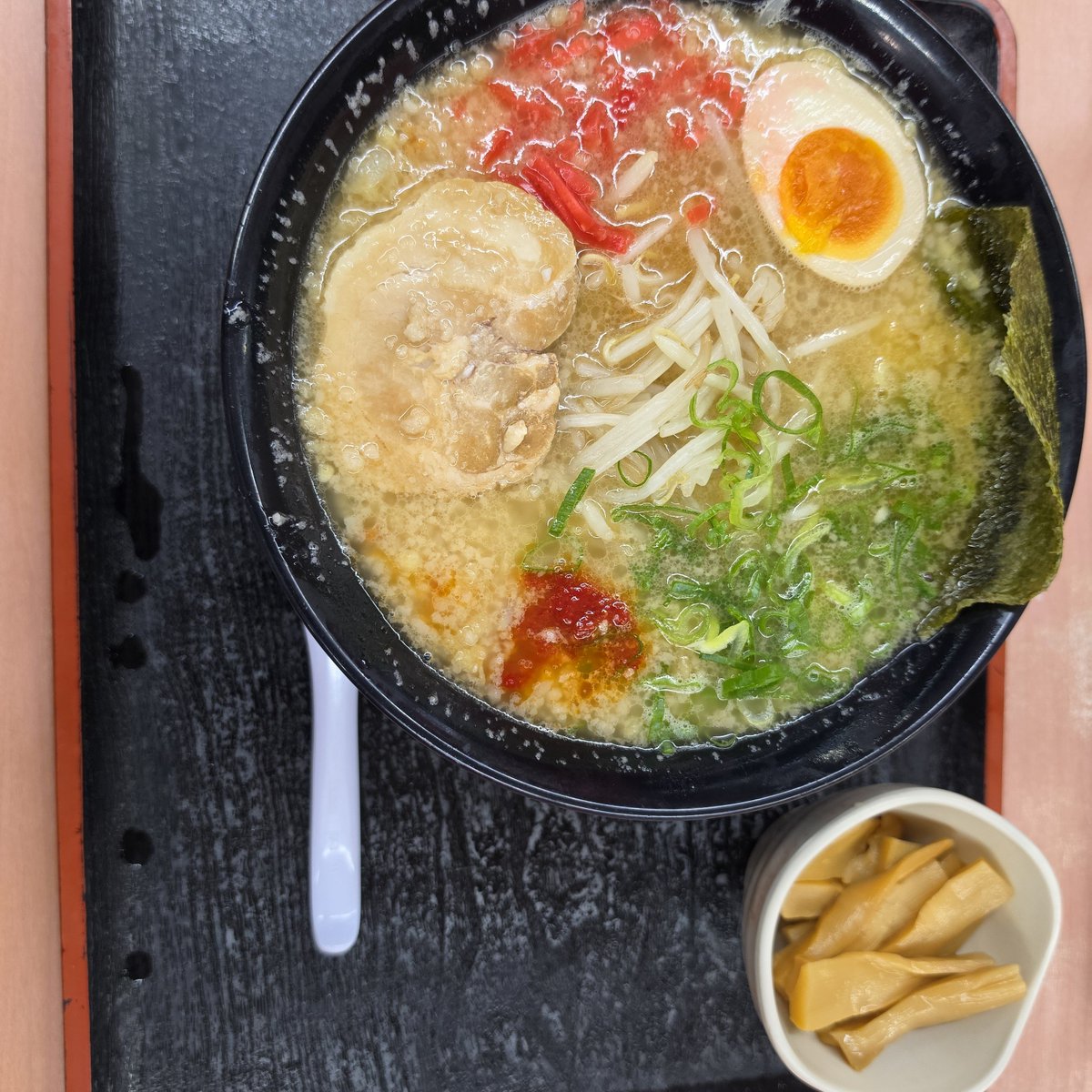 cocco2133's tweet photo. 深夜のにんたまラーメンは格別だ☺ https://t.co/a9kHaNR56L