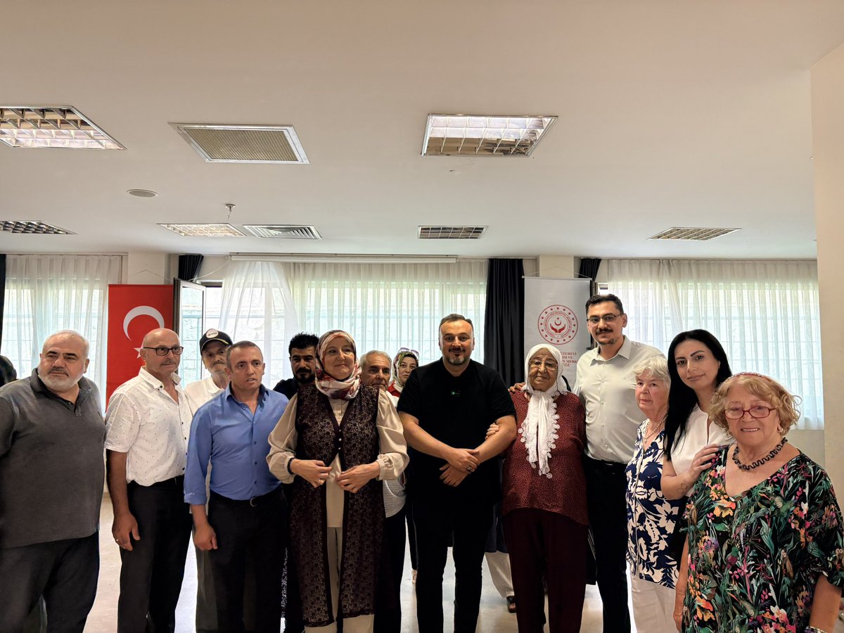 Behadir's tweet photo. Maltepe Huzurevi’ni ziyaret ederek büyüklerimizle bir araya geldik. 🌸

Tecrübeleriyle bizlere ışık tutan kıymetli büyüklerimizin gönüllerine dokunmak, sohbetlerine ortak olmak bizim için büyük bir mutluluk.

Rabbim tüm büyüklerimize sağlıklı, huzurlu ve nice güzel yıllar nasip etsin