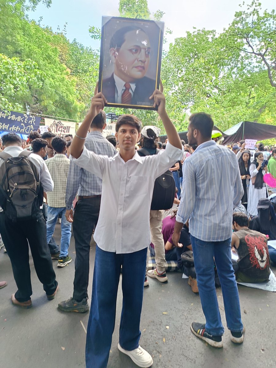 SujeetSamratBSP's tweet photo. International icon Dr.Babasaheb Ambedkar father of the Indian constitution and democracy .
Jai bheem 👊 https://t.co/lWWRyrkx2u