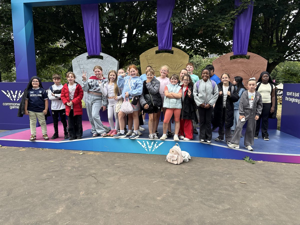 ERAGLENBURN's tweet photo. Group 3 went on a trip to Kelvin Grove Park and got to experience many fun activities all to do with the Common wealth games in Glasgow!
@GlasgowCC 
@Glasgow_Sport 
#CHFAP
#Activeglasgow 
#Commonwealth https://t.co/rcMpOxHra4