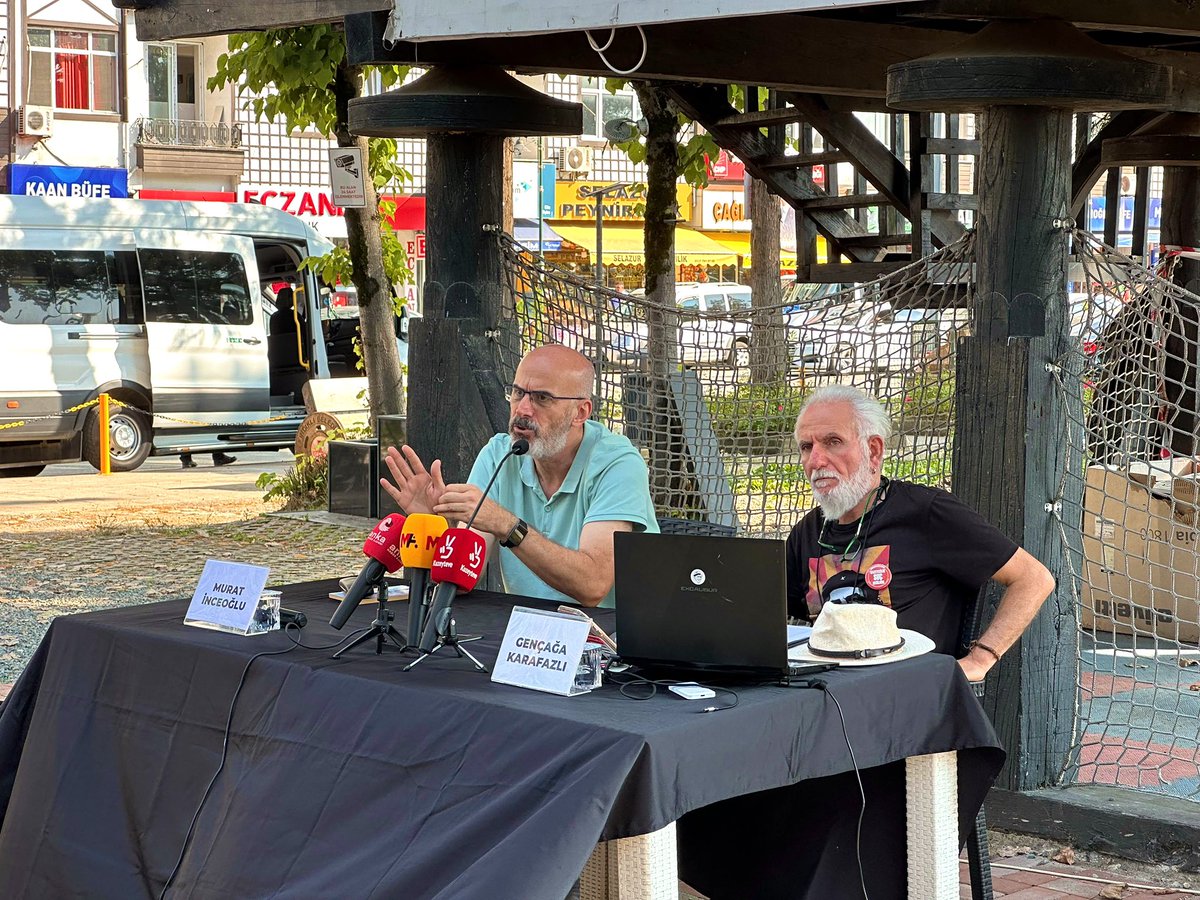 findiklibel's tweet photo. ViçeFest Yeşil Altın Gümüş Deniz Festivali kapsamında hakikatin sesini kısmadan, gerçeğin peşinden giden cesur kalemlerle Hayati Aykut Parkı'nın serinliğinde buluştuk.

24 Temmuz Gazeteciler ve Basın Bayramı vesilesiyle değerli basın emekçileri Murat İnceoğlu ve Gençağa Karafazlı'yı ağırlıyor; sözün ve düşüncenin özgürlüğünü konuşuyoruz. Haberin ve sansürsüz yarınların önemini paylaştığımız bu güzel söyleşide emeği geçen herkese teşekkür ederiz.

Karanlığı aydınlatan, kalemini satmayan tüm basın emekçilerinin bayramı kutlu olsun; çünkü özgür basın, özgür bir halkın en büyük güvencesidir