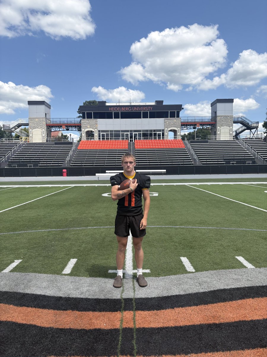 rcosgrove11's tweet photo. After a great visit @BergFootball I’m blessed to receive my first offer to continue playing thank you coach @Isaac_Wilson43 for having me out! #goberg https://t.co/53ufFyI6GY