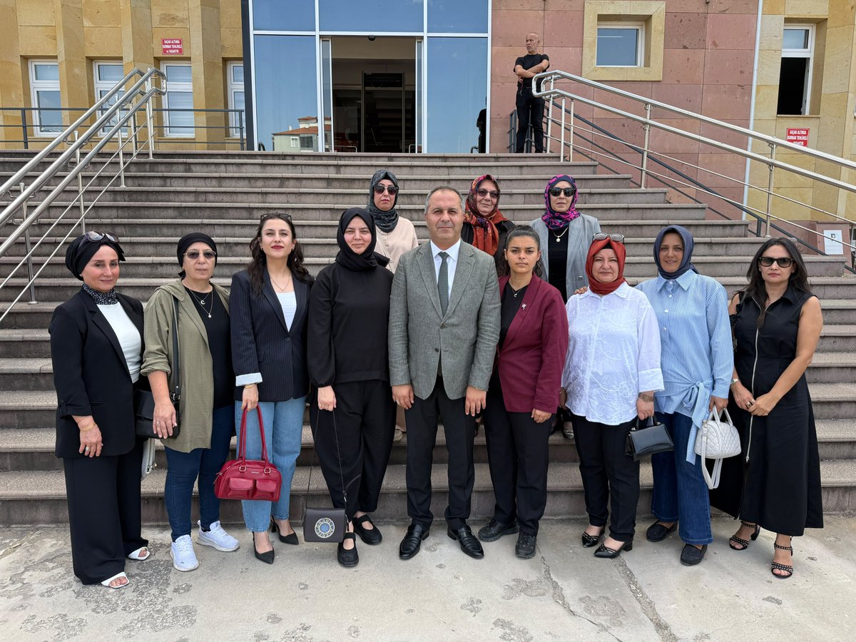 mehmetihsancplk's tweet photo. 📍 Mazbata Teslim Töreni

Ülkü Ocakları Çorum İl Başkanımız Sayın Abdullah Dalyan, Merkez İlçe Başkanımız Sayın Mustafa Serdar Avcu, İl KAÇEP Birim Başkanımız Sayın Zeynep Şahin; il, Merkez İlçe, KAÇEP ve Ülkü Ocakları il yönetim kurulu üyelerimiz, geçmiş dönem teşkilat mensuplarımız, yönetim kurulu üyelerimizin kıymetli aileleri ve dava arkadaşlarımızın coşkulu katılımıyla, 15. Olağan Merkez İlçe Kongresi'nde yeniden güven tazeleyen Merkez İlçe Başkanımız Sayın Mustafa Serdar Avcu ve yönetim kurulu üyelerimizin mazbata teslim törenine katılım sağlanmıştır.

Bilge Liderimiz Sayın Devlet Bahçeli Beyefendi'nin emrinde, birlik ve beraberlik içerisinde Merkez İlçemizde teşkilatımızın sancağını gururla dalgalandırmaya, azim ve kararlılıkla çalışmaya devam edeceğiz.