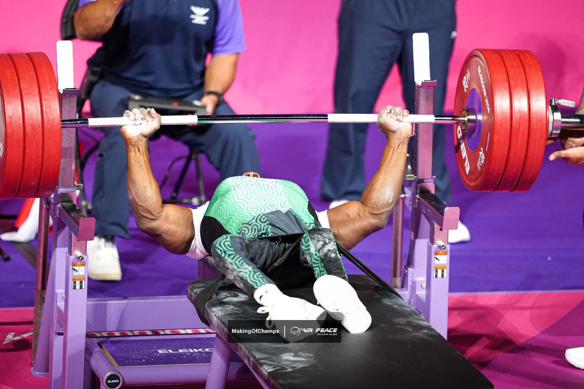 topelizbeth's tweet photo. 🥈 FIRST MEDAL ALERT for Team Nigeria at #Glasgow2026!
Roland Ezuruike delivers with a hard-fought Silver in the Men’s Lightweight Group A Powerlifting
The Nigerian Para-Powerlifter pushed incredibly close to Gold, narrowly missing a Games Record on his final 190kg attempt.153.9 https://t.co/sj15dZ3ZqV