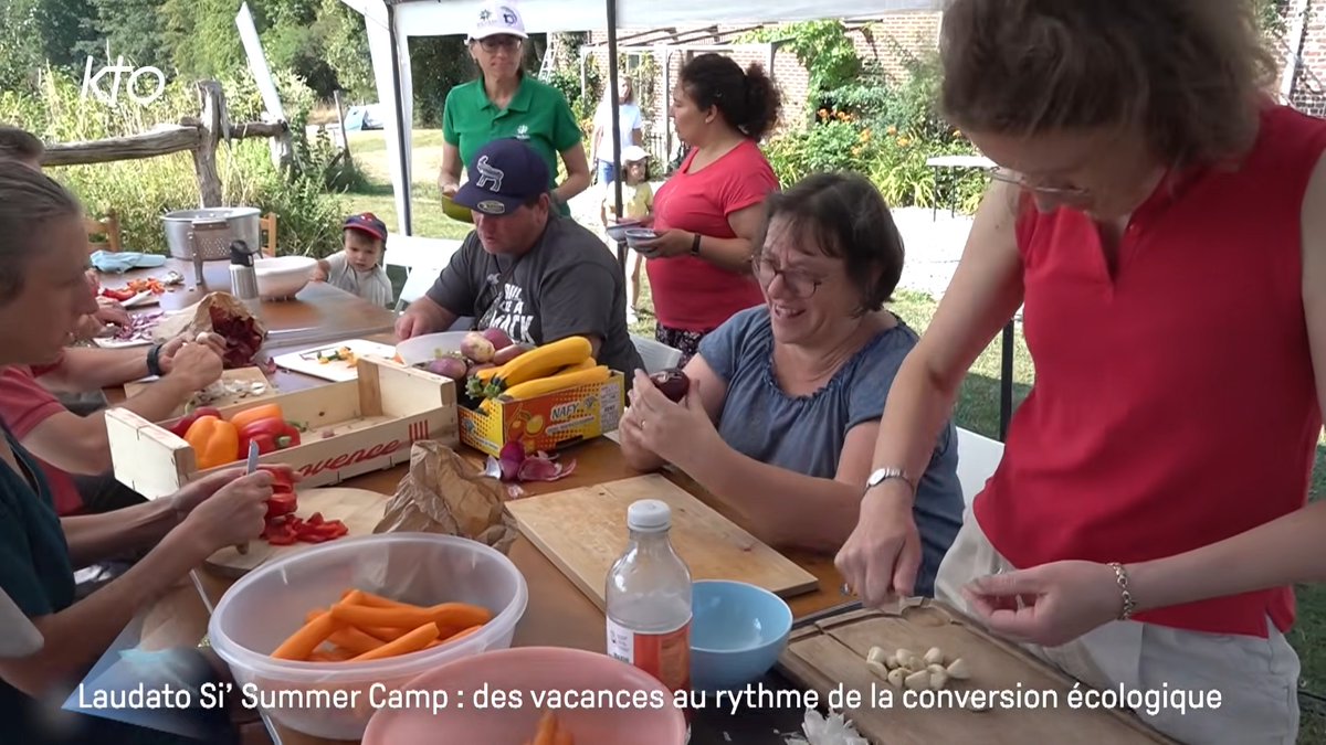 KTOTV's tweet photo. Des vacances au rythme de la conversion écologique ? C'est la proposition du #LaudatoSi Summer Camp (#Belgique) : les participants vivent 5 jours d'#écologie intégrale autour du thème "Joie d'aimer".

👉#Reportage : https://t.co/H61Z6xByvf

@ktobelgique https://t.co/vyEnoh6E4k