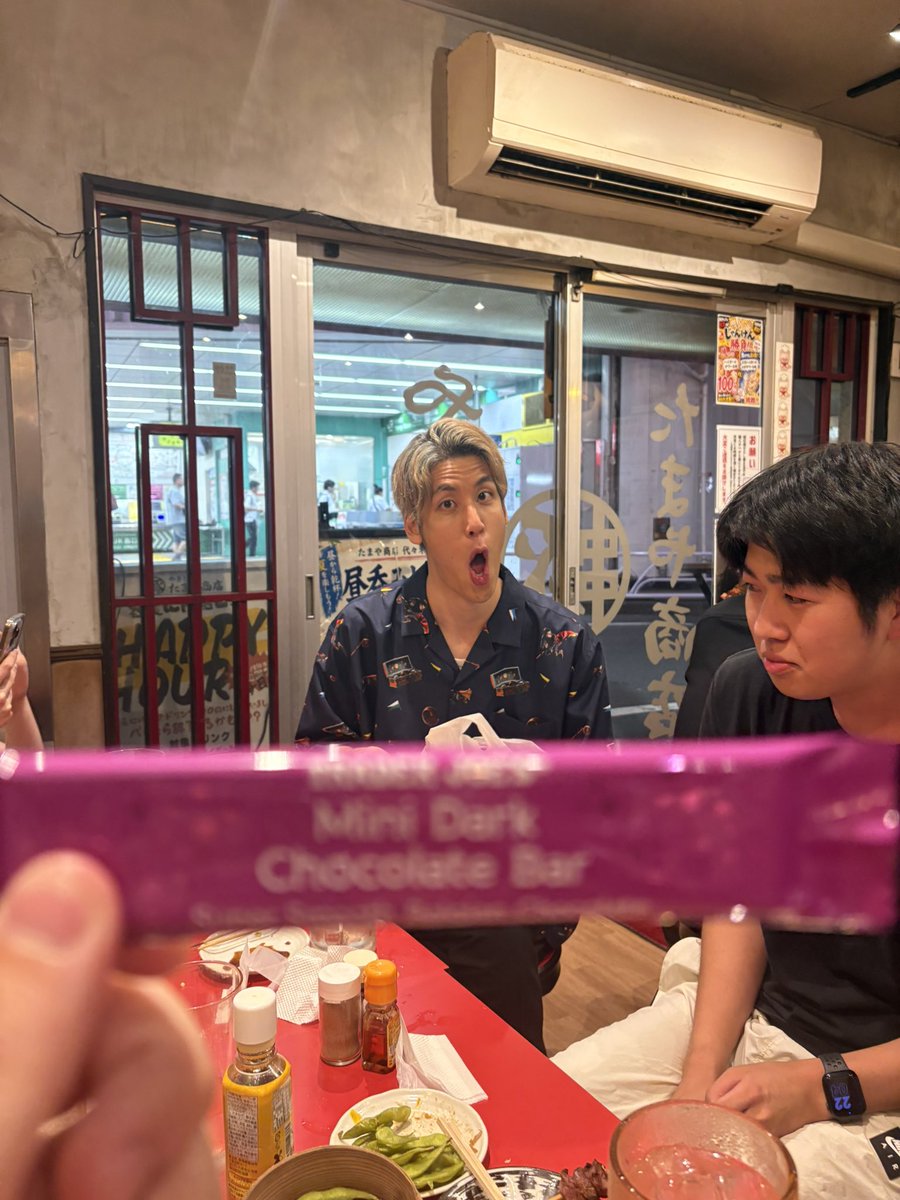 tokyo_hiroya's tweet photo. アキラくんワールドカップおかえり会！！！お土産ありがとう🍫
setlog 覚えようね〜〜〜 https://t.co/NSk2n8MKXL