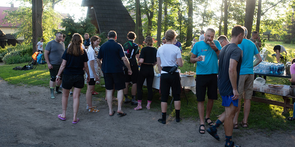 SalMissions's tweet photo. 🛼Pilgrimage on Skates: 4 days●125 miles🛼
Parishioners were excited for the 10th Roller-Skating Pilgrimage from Wrocław to Jasna Góra, Poland—skaters aged 13-70 came together to celebrate faith, community &amp; prayer … while having fun on wheels! 🛼 📷https://t.co/1c05rZ4TL3 https://t.co/p3y1WPnPKd