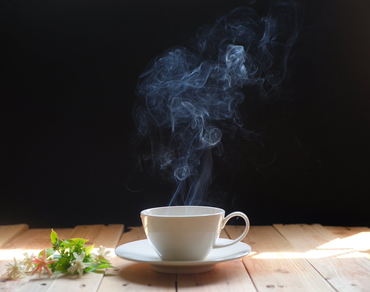 TeishaDavney's tweet photo. Sipping warm tea while the rain taps the window—lazy Sunday vibes hit different at home.， https://t.co/xzGG7UcxvU