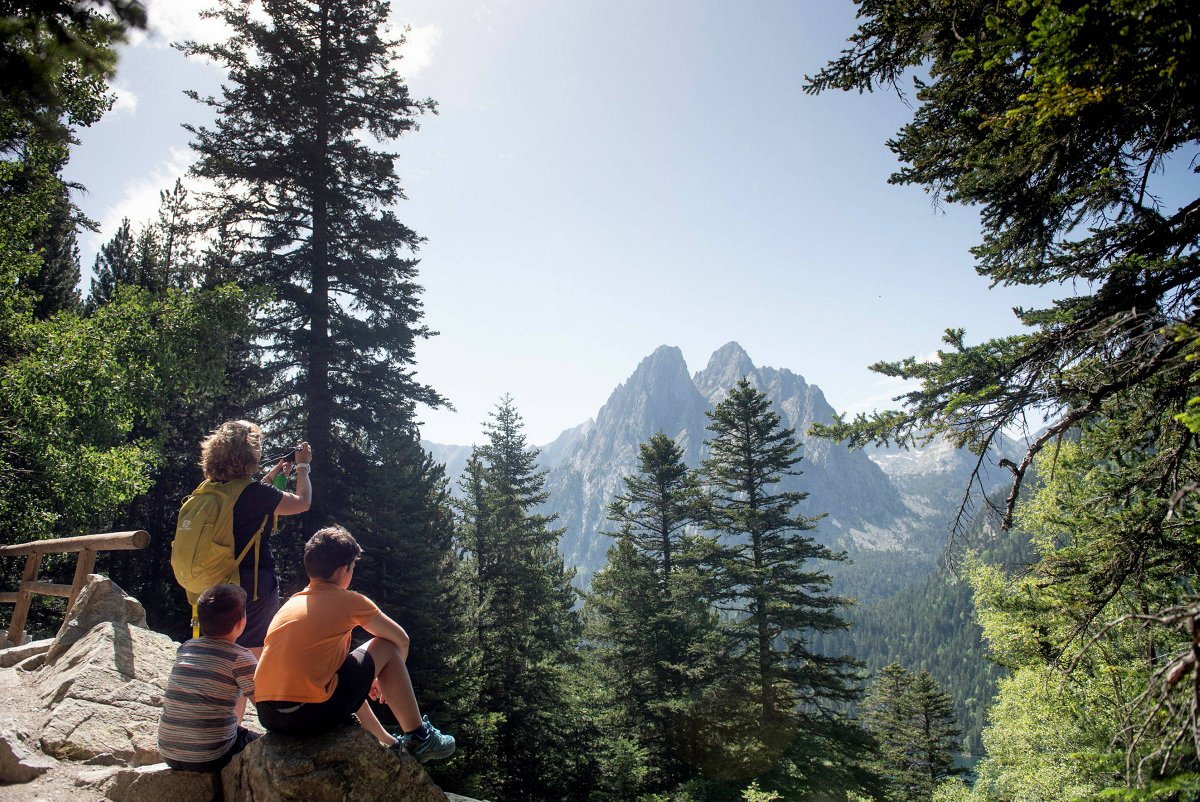 aralleida's tweet photo. Entre muntanyes, valls i camps, el Pirineu i les Terres de Lleida ofereixen paisatges que connecten amb l’essència del territori 👌

Aquest estiu descobreix espais naturals 🤗 per gaudir-los i preservar-los #AmbTotaNaturalitat 🌿

#AraLleida #BiosphereGoldDestination 🌱 #NaturaADNLleida 💚🌍
