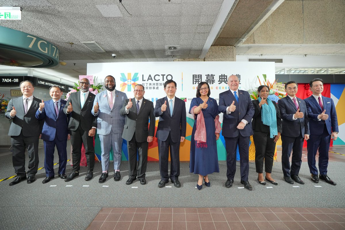lactotw's tweet photo. 🌎 拉丁美洲暨加勒比海經貿辦事處揭幕 🇧🇿🇬🇹🇵🇾🇰🇳🇱🇨🇻🇨
​
今天，我們迎來一個重要的新里程碑✨
​
中美洲經貿辦事處正式更名為 「拉丁美洲暨加勒比海經貿辦事處」
​
更多內容來這裡：https://t.co/lkKuRuxZcN https://t.co/a1Ka63h9AR