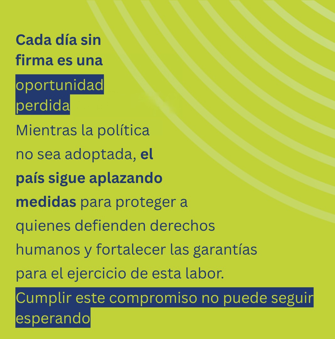 SomosDef's tweet photo. ⚠️ Hoy solo falta un paso para que empiece a hacerse realidad. Presidente @petrogustavo la política ya fue concertada. Firmarla no es un favor, es un compromiso con quienes sostienen la democracia y defienden los derechos humanos en Colombia.
#DefendamosLaVida #DefenderLosDerechos #GarantíasParaDefender #FirmaYa