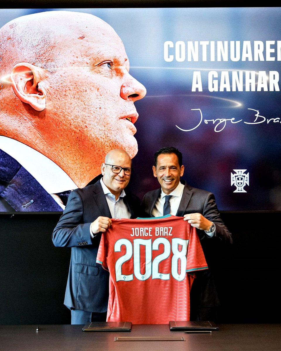 B24PT's tweet photo. Jorge Braz renovou contrato como Selecionador Nacional de futsal até 2028. https://t.co/qrvGkVujWt
