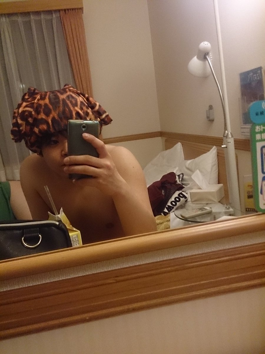 DA3Ah9JMAt259's tweet photo. パンツ被ってた時代なつかしい https://t.co/p7o4GVnUUz