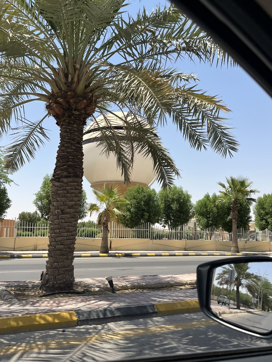 llomuq's tweet photo. نهار الجمعة🩶 https://t.co/meak2cQXRk