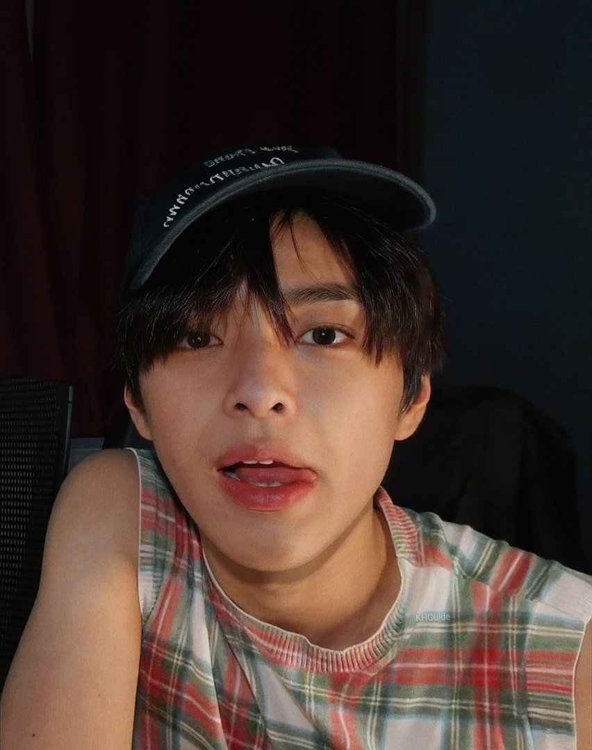 keonhoguide's tweet photo. #KEONHO #건호 [240726] Weverse Live 📸 https://t.co/LDHdeGJGQT