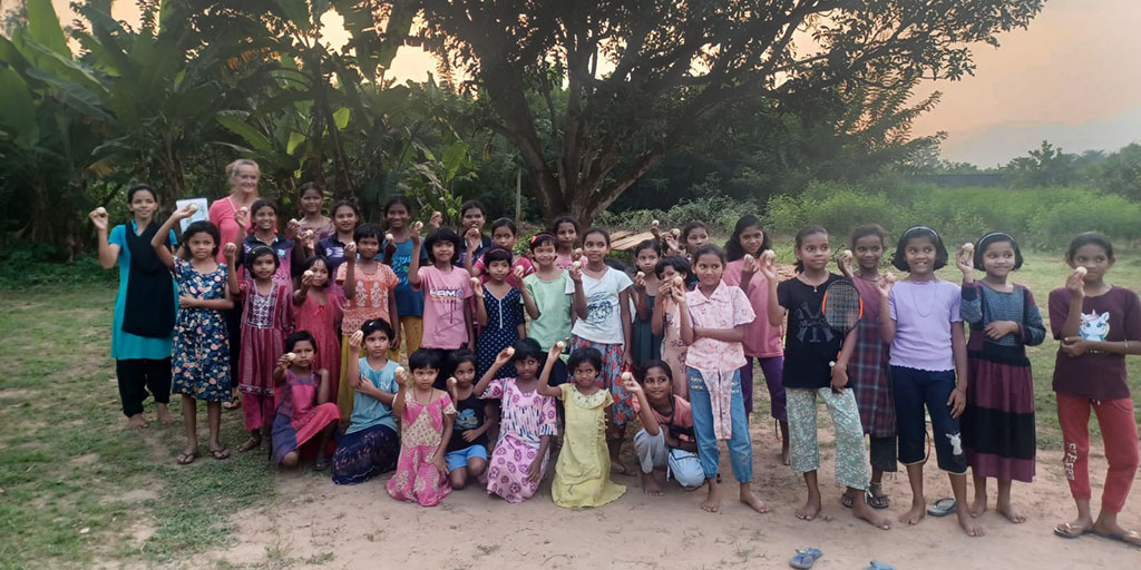 SalMissions's tweet photo. On #WorldDayAgainstTrafficking, we're raising awareness about the #humantrafficking crisis affecting millions. Globally, our missionaries manage programs that protect victims’ rights &amp; provide life-changing education &amp; support to youth. Read more: https://t.co/SXgIx1eX9f https://t.co/7ALSOvhLjp