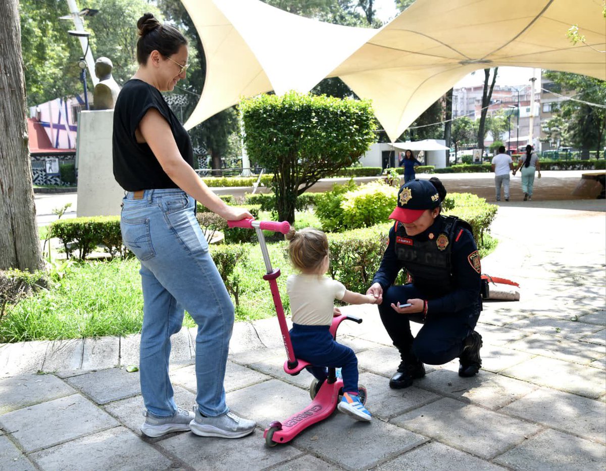 BJAlcaldia's tweet photo. La alcaldía Benito Juárez reafirma su liderazgo como la más segura de la Megalópolis gracias a la estrategia de Blindar BJ360°
#Comunicado:
🔗 https://t.co/gUCtUZCxpo https://t.co/G32Vkt0XPH